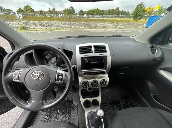 Toyota Urban Cruiser 18 of 30