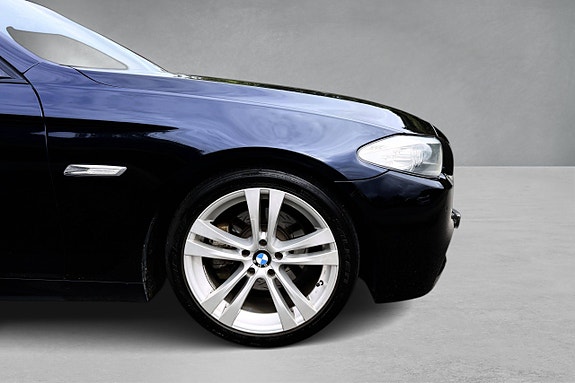BMW 520d 2 of 5