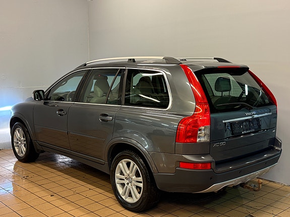 Volvo XC90 8 of 29