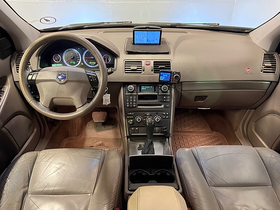 Volvo XC90 21 of 29