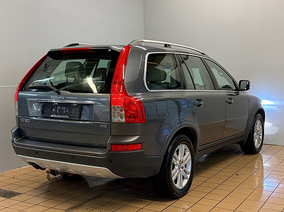 Volvo XC90 10 of 29