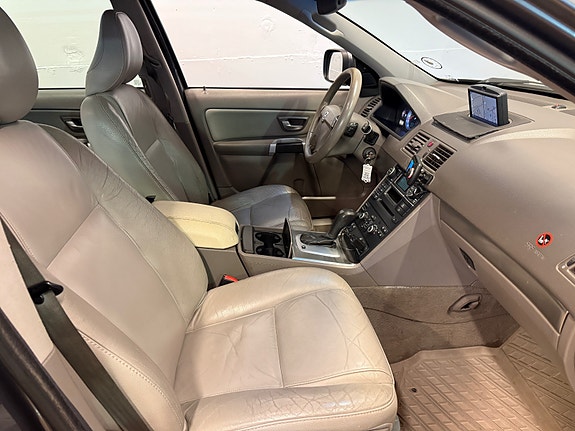 Volvo XC90 18 of 29