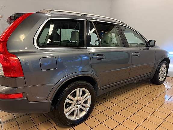 Volvo XC90 13 of 29