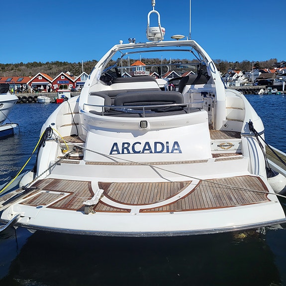 Sunseeker Portofino 46 (2005) – Lav gangtid & mye utstyr! skipsregistrert. 2 of 30
