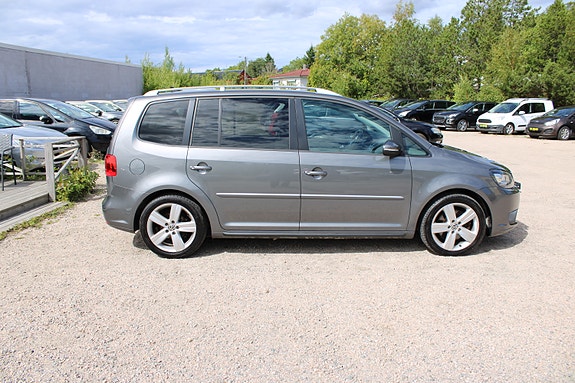 Volkswagen Touran 3 of 30
