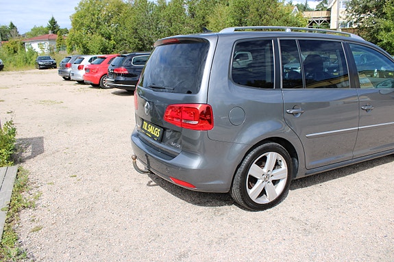 Volkswagen Touran 4 of 30