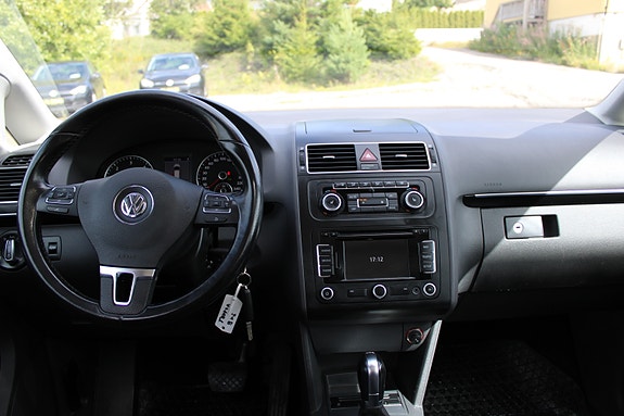 Volkswagen Touran 14 of 30