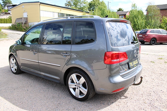 Volkswagen Touran 6 of 30