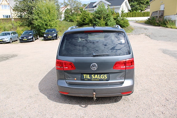 Volkswagen Touran 5 of 30