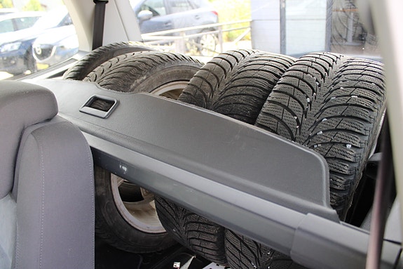 Volkswagen Touran 13 of 30