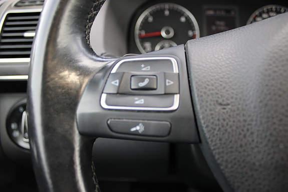 Volkswagen Touran 17 of 30