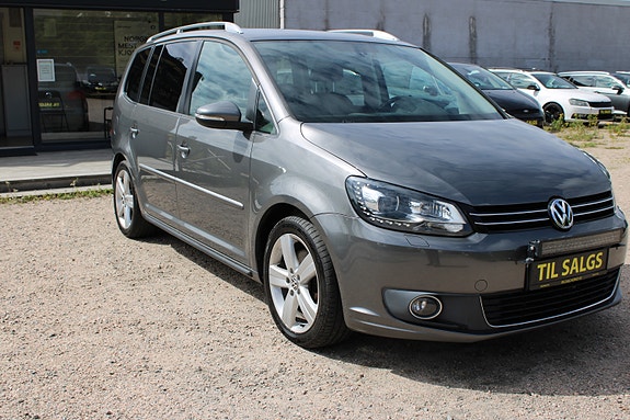 Volkswagen Touran 2 of 30