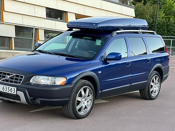 Volvo XC70 2 of 5
