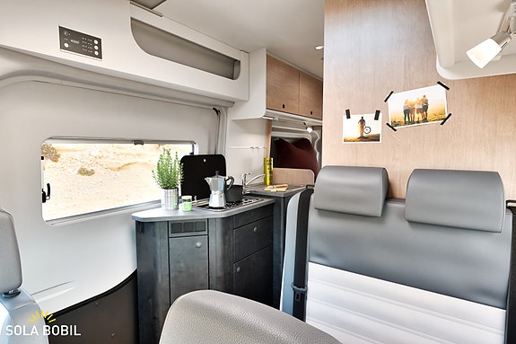 Sunlight Cliff 590 4x4 Green Trek - HENGERFESTE | FIREHJULSTREKK | TRUMA COMBI 6E Bi-xenon 7 of 30
