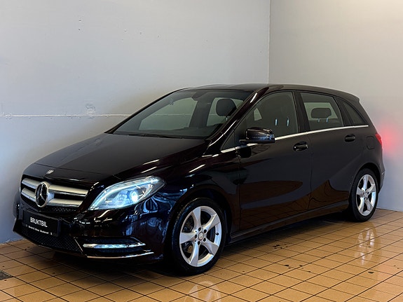 Mercedes-Benz B180 4 of 30
