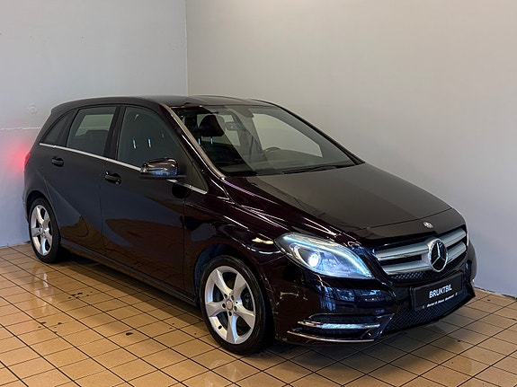 Mercedes-Benz B180 3 of 30