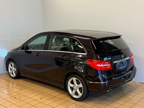 Mercedes-Benz B180 9 of 30