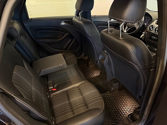 Mercedes-Benz B180 21 of 30