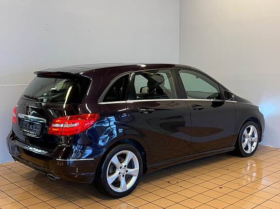 Mercedes-Benz B180 16 of 30
