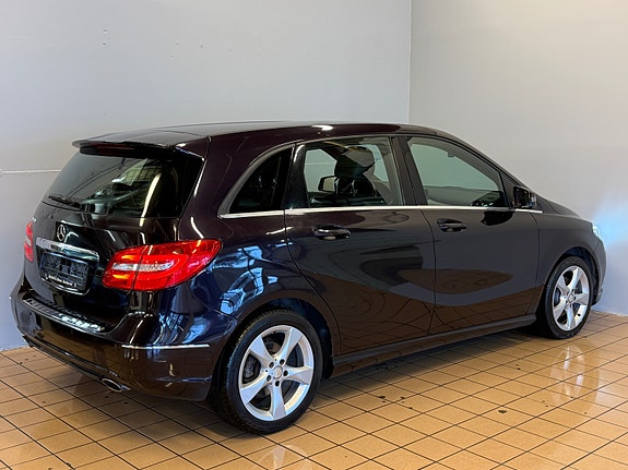 Mercedes-Benz B180 13 of 30