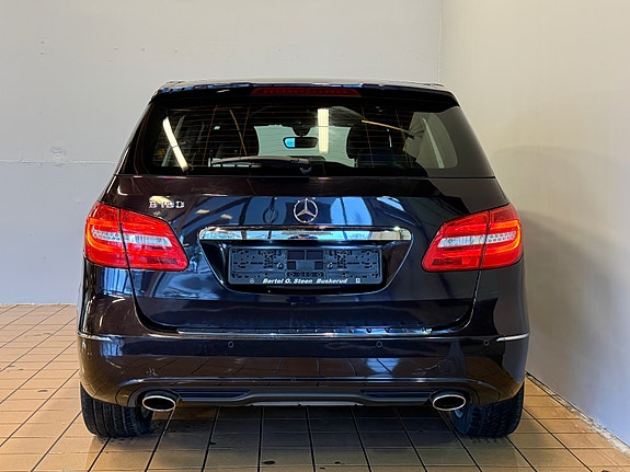 Mercedes-Benz B180 12 of 30