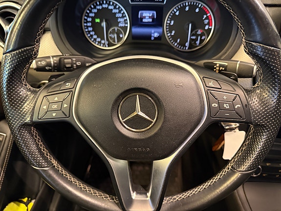 Mercedes-Benz B180 30 of 30