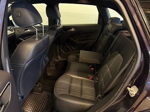 Mercedes-Benz B180 20 of 30
