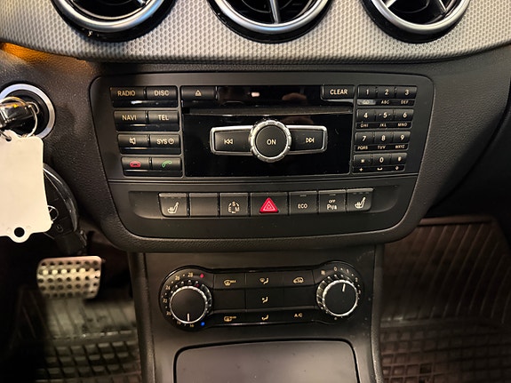 Mercedes-Benz B180 29 of 30