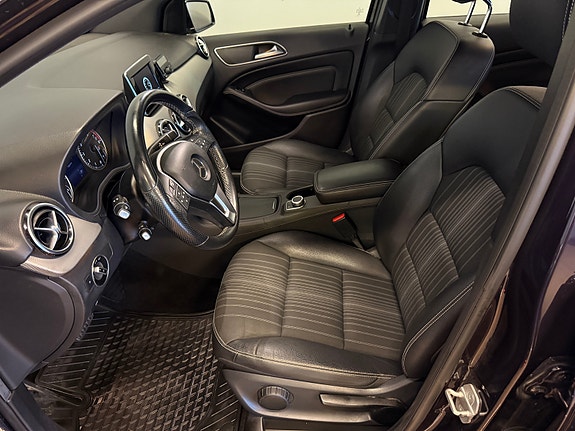Mercedes-Benz B180 18 of 30