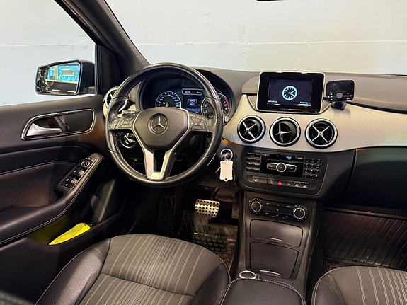 Mercedes-Benz B180 23 of 30