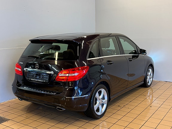Mercedes-Benz B180 15 of 30