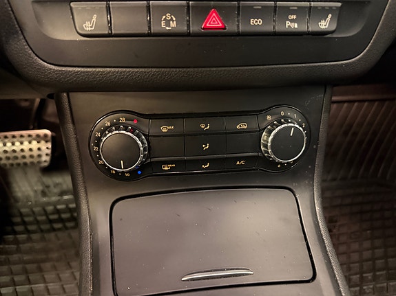 Mercedes-Benz B180 28 of 30