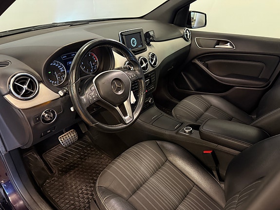 Mercedes-Benz B180 17 of 30