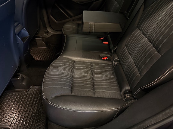 Mercedes-Benz B180 25 of 30