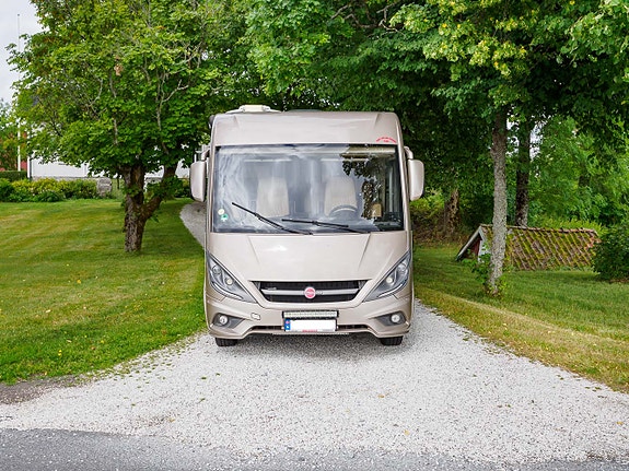 Bürstner B I840 Elegance | HYDR. STØTTEBEN | LITIUMBATTERI | SOLCELLE | HENGERFESTE 2 of 30