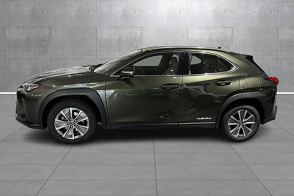 Lexus UX300e 2 of 5