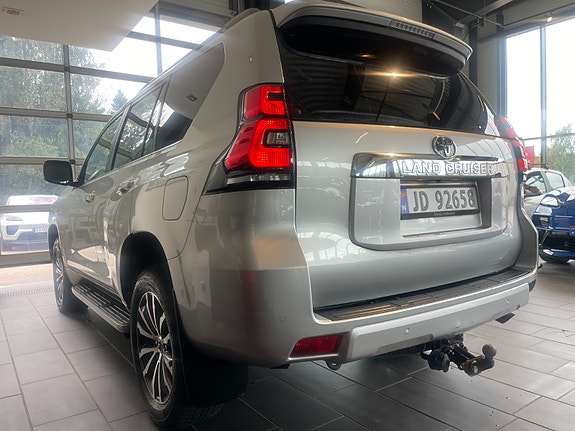 Toyota Land Cruiser 10 of 18