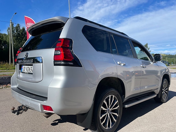 Toyota Land Cruiser 3 of 18