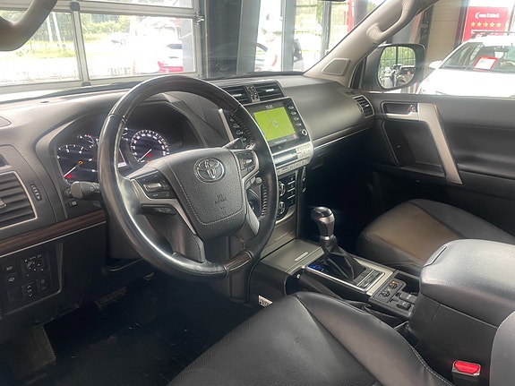 Toyota Land Cruiser 13 of 18