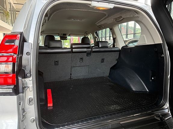 Toyota Land Cruiser 17 of 18