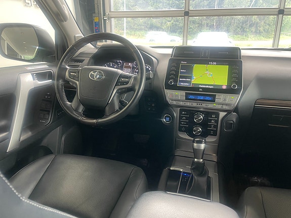 Toyota Land Cruiser 14 of 18