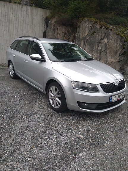 Skoda Octavia 2 of 5