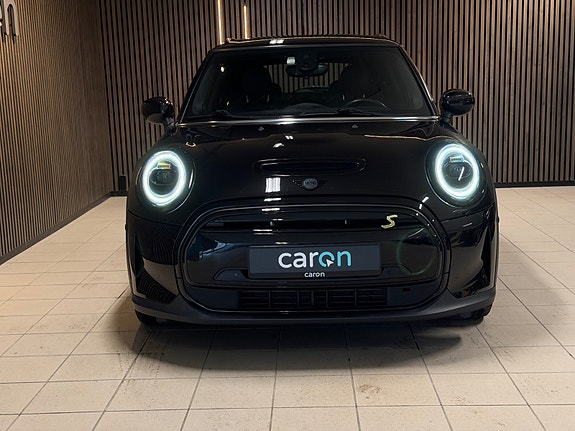 MINI Cooper SE 2 of 5