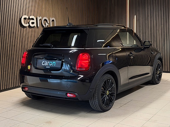 MINI Cooper SE 3 of 5