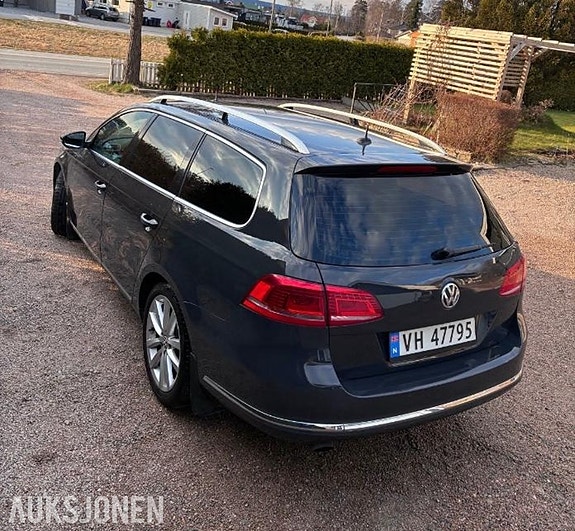 Volkswagen Passat 11 of 30