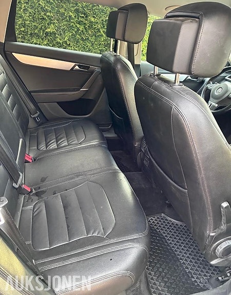 Volkswagen Passat 15 of 30