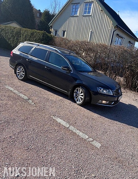Volkswagen Passat 25 of 30