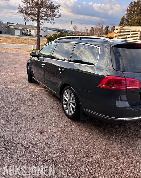 Volkswagen Passat 22 of 30