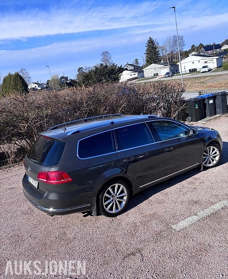 Volkswagen Passat 21 of 30