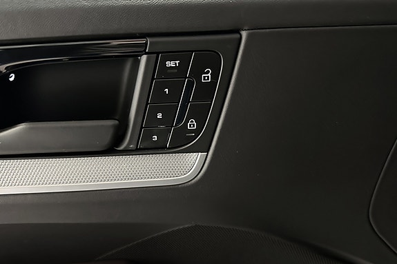 Porsche Cayenne Coupe 17 of 21